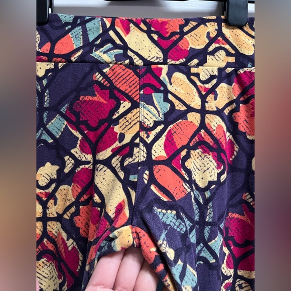 LULAROE Leggings EUC (Excellent Used Condition). One Size - Picture 7 of 8